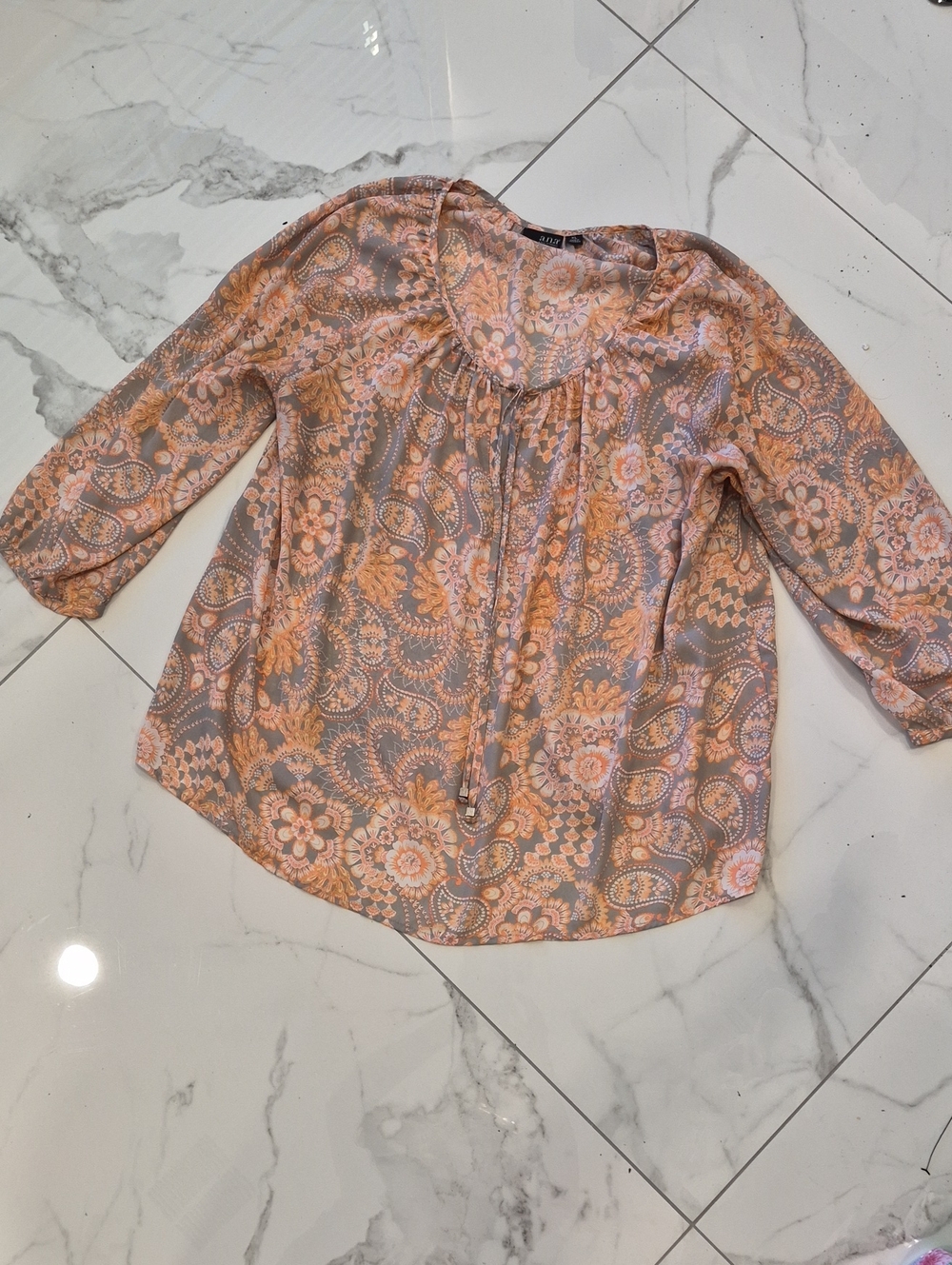 a.n.a Peach and Gray Floral Tie-Front Peasant Top